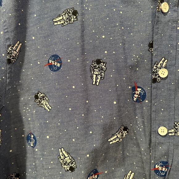 Mad Engine NASA Astronaut stars & galaxy chambray Button Down Sz XL - Picture 3 of 3